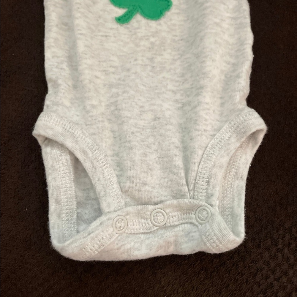 Two newborn baby outfits - Picture 9 of 10